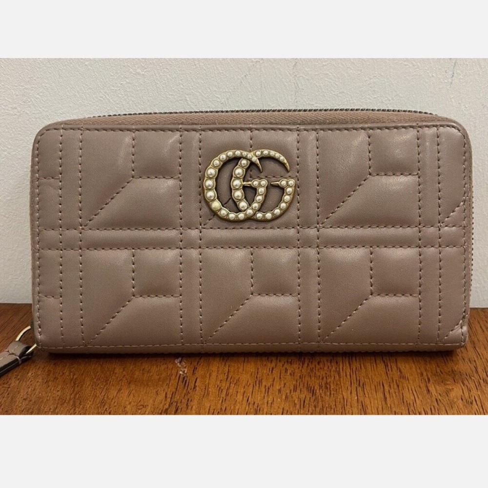 Authentic Gucci wallet
